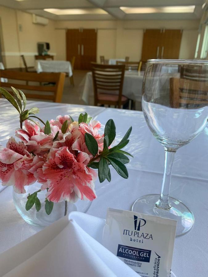 Itu Plaza Hotel Екстериор снимка