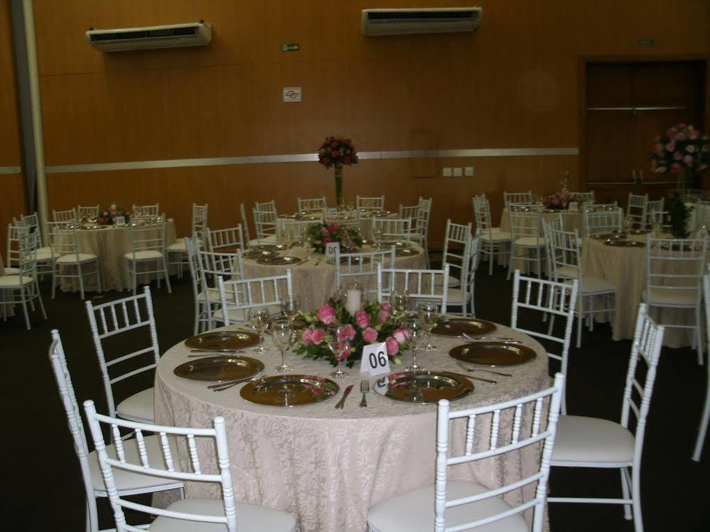 Itu Plaza Hotel Екстериор снимка
