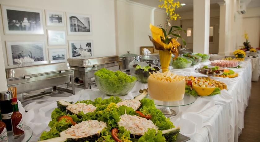 Itu Plaza Hotel Екстериор снимка